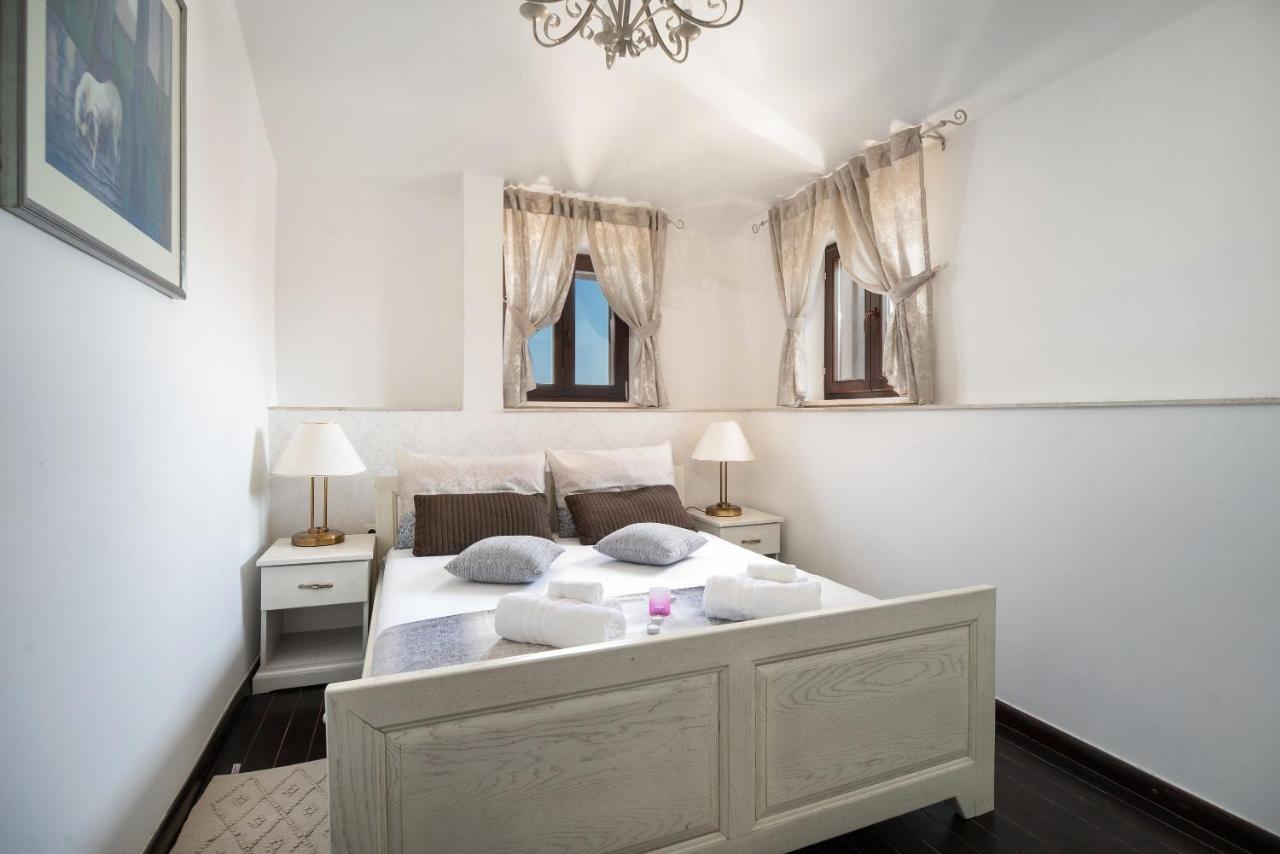 Luxury Apartments Perko Kaštela Eksteriør billede